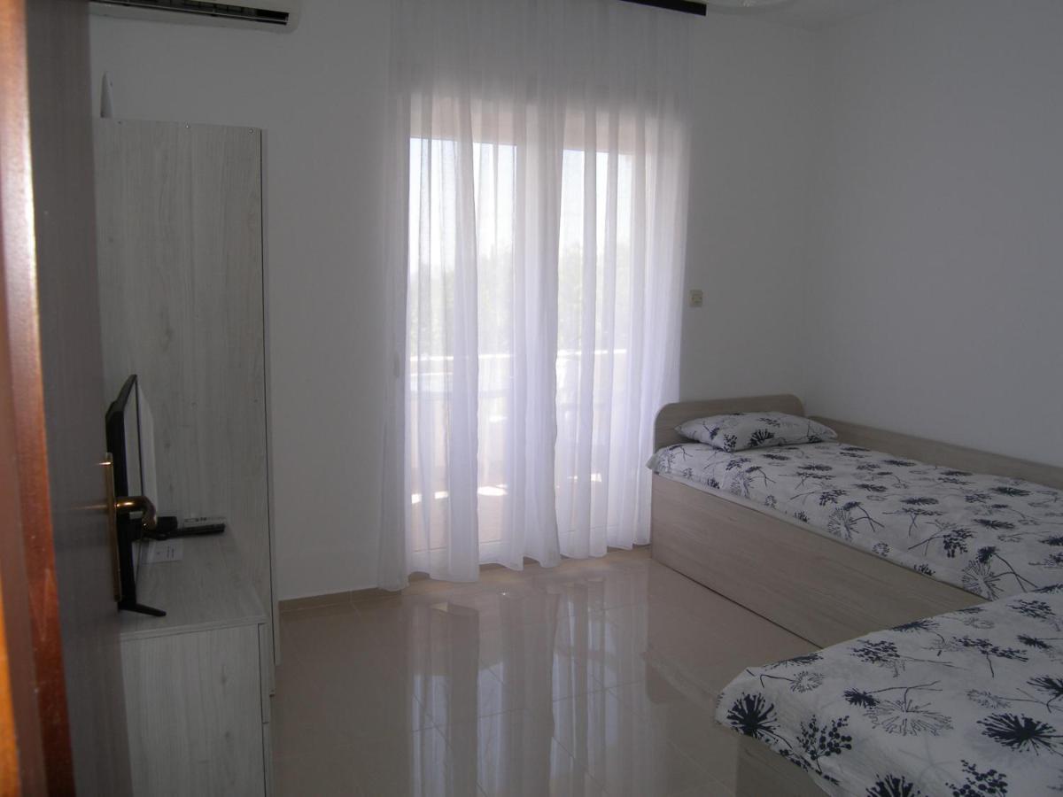 Apartmani Matela Petrcane Bagian luar foto