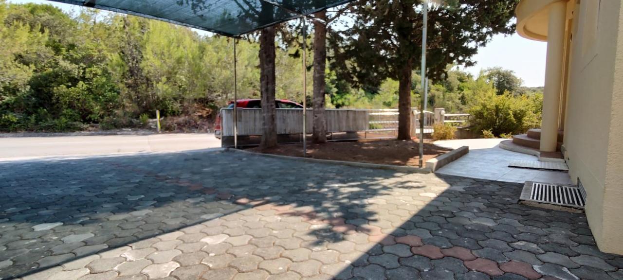 Apartmani Matela Petrcane Bagian luar foto