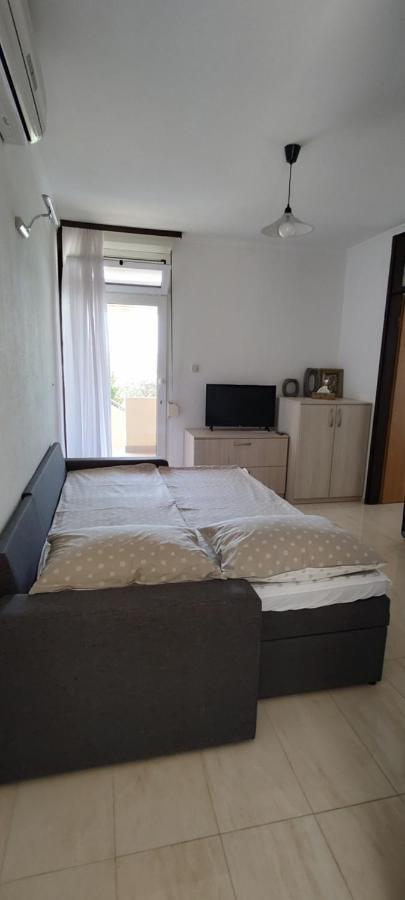 Apartmani Matela Petrcane Bagian luar foto