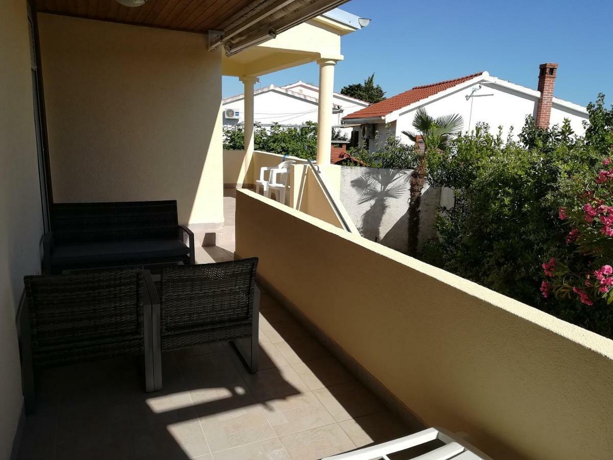 Apartmani Matela Petrcane Bagian luar foto