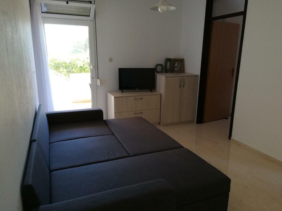 Apartmani Matela Petrcane Bagian luar foto