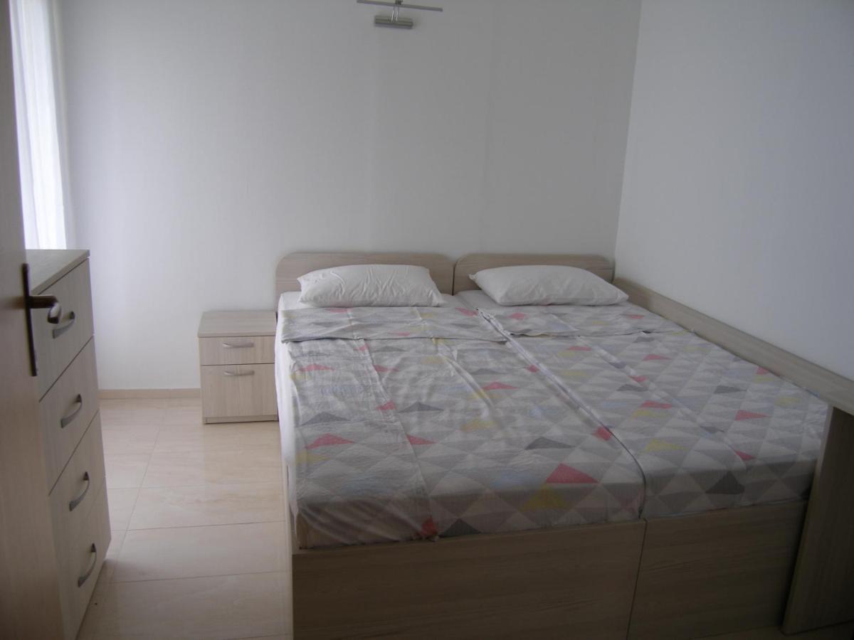 Apartmani Matela Petrcane Bagian luar foto