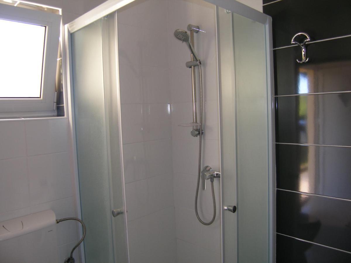 Apartmani Matela Petrcane Bagian luar foto