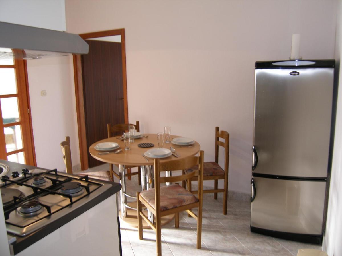 Apartmani Matela Petrcane Bagian luar foto