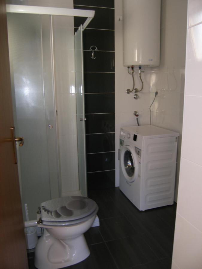 Apartmani Matela Petrcane Bagian luar foto